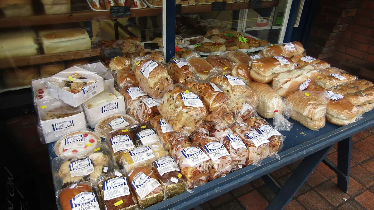 T and T Sargeant – bakery in Leigh town centre